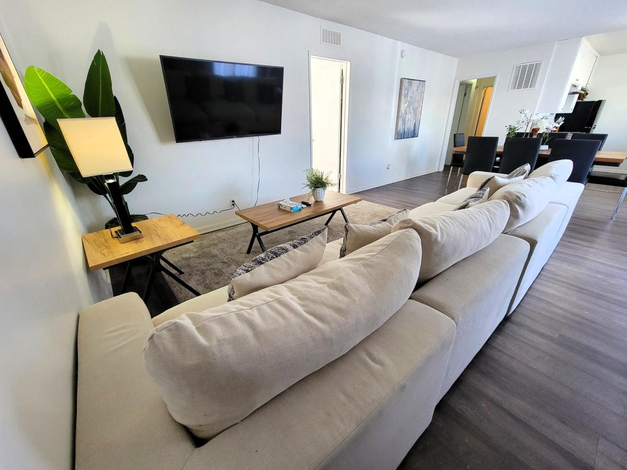 Appartement Spacious 3br & 2ba With Wifi, Tv & Kitchen 5 Mins To Lacma & Academy Museum Of Motion Pictures